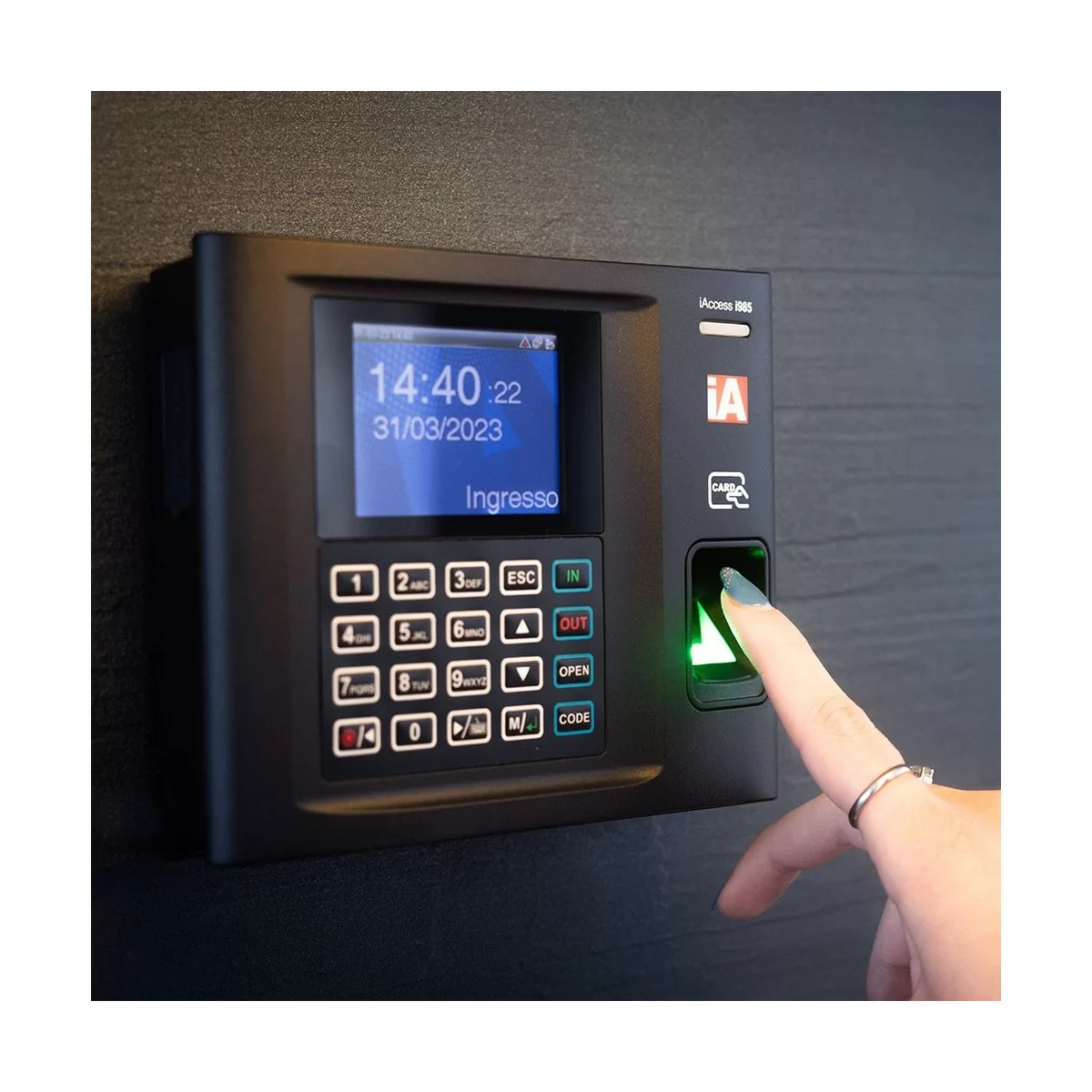 Rileva Presenze Biometrico | Timbracartellini iAccess i985 V3, migliora la gestione presenze con il rileva presenze digitale