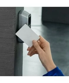 Cartes P-RFID iAccess | La solution efficace pour le contrôle d'accès dans les établissements
